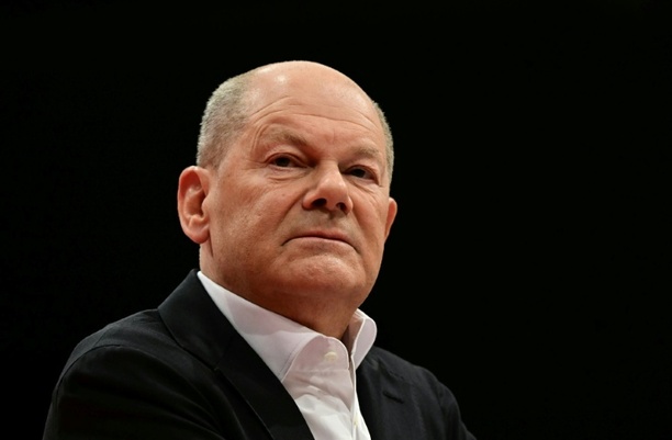 Bild vergrößern: Ex-Kanzler Scholz rechtfertigt vor U-Ausschuss Einsatz für LNG-Terminals