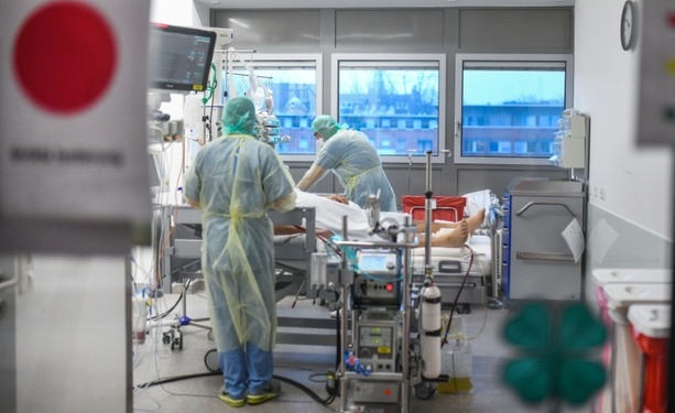 Bild vergrößern: Bundesrat stoppt Sparpaket für Krankenkassen und ruft Vermittlungsausschuss an