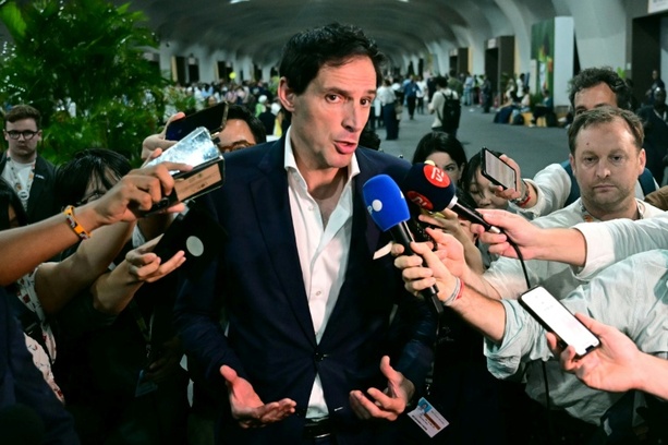 Bild vergrößern: Weiter Streit um Abschlussdokument bei Weltklimakonferenz in Brasilien