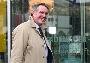 SPD Rheinland-Pfalz wählt Ministerpräsident Schweitzer zu Spitzenkandidat für Landtagswahl