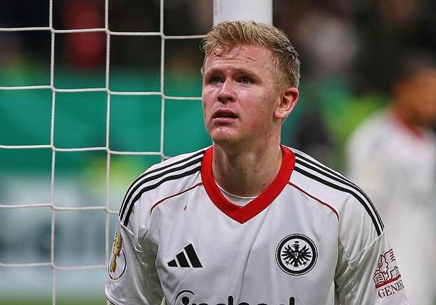 Bild vergrößern: Bundesliga: Eintracht trotzt Kölner Blitzstart und Schlussoffensive