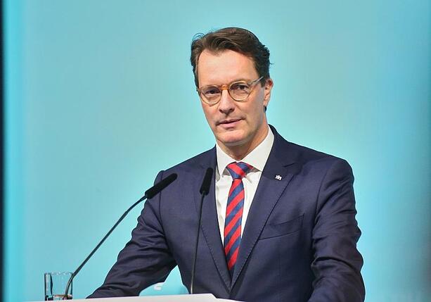 Bild vergrößern: Wüst will große Staatsreform