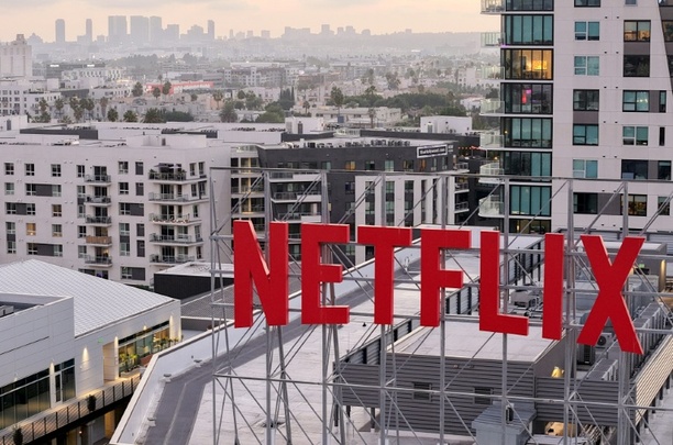 Bild vergrößern: Riesige Übernahme geplant: Netflix will Warner Bros Discovery kaufen