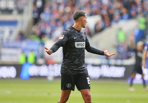 Bild vergrößern: 2. Bundesliga: Elversberg verdrängt Paderborn von Rang zwei