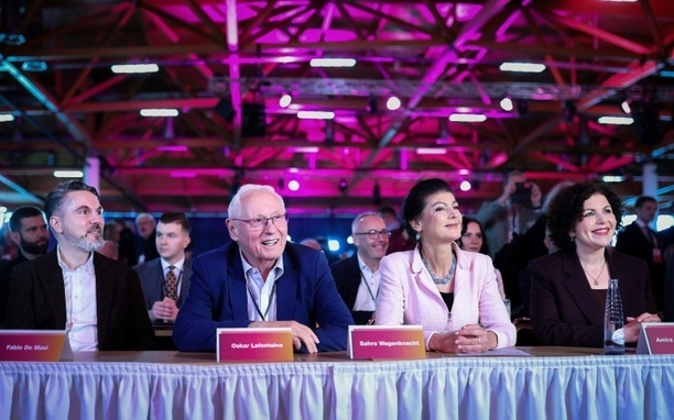 Bild vergrößern: BSW wählt bei Parteitag in Magdeburg neue Spitze: De Masi folgt auf Wagenknecht