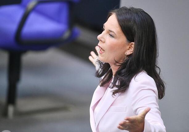 Bild vergrößern: Baerbock warnt vor Gebietsabtretungen in der Ukraine