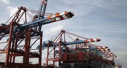 Exporte steigen minimal - Importe sinken