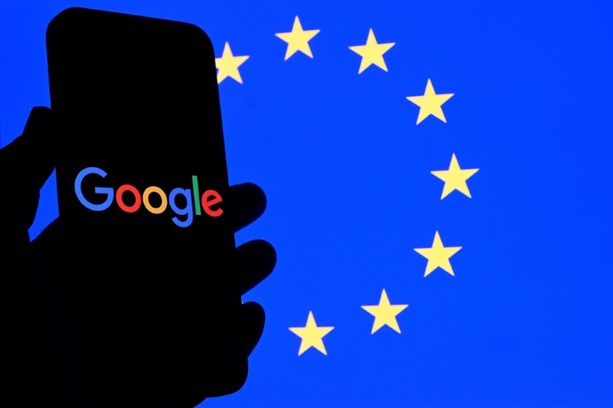 Bild vergrößern: EU-Kommission geht wegen Datennutzung für KI gegen Google vor