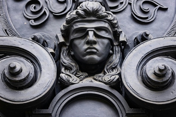 Bild vergrößern: Prinz Reuß gesteht unverzeihlichen Fehler im Reichsbürgerprozess