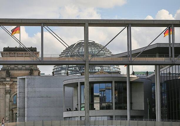 Bild vergrößern: Vertrauen in den Staat sinkt weiter