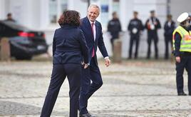 Neuer Großauftrag für Meyer-Werft - Wulff soll Streit schlichten