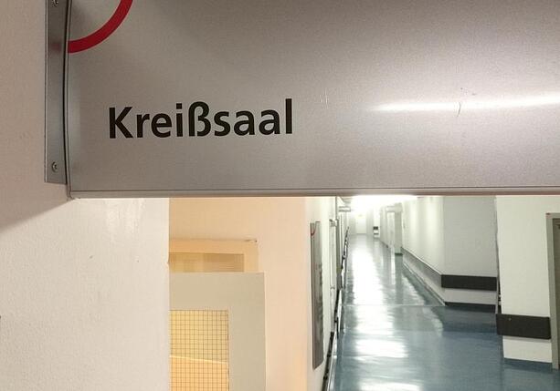 Bild vergr&ouml;&szlig;ern: Warken sieht Bund nicht in der Pflicht bei Vergütung von Hebammen