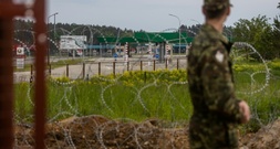Bundeswehr-Soldaten helfen bei Bau von Schutzwall an Polens Ostgrenze