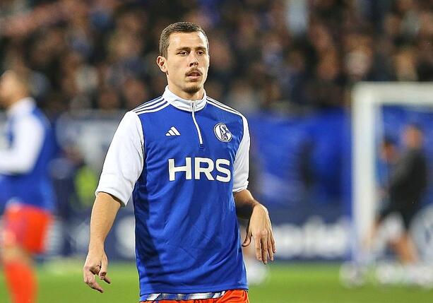 Bild vergr&ouml;&szlig;ern: 2. Bundesliga: Tabellenführer Schalke gewinnt gegen Nürnberg