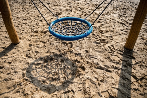 Bild vergr&ouml;&szlig;ern: Fälle von Kindeswohlgefährdung im Jahr 2024 mit neuem Höchststand