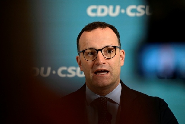 Bild vergr&ouml;&szlig;ern: Vor Anhörung in Enquetekommission: Spahn verteidigt Maskenbeschaffung