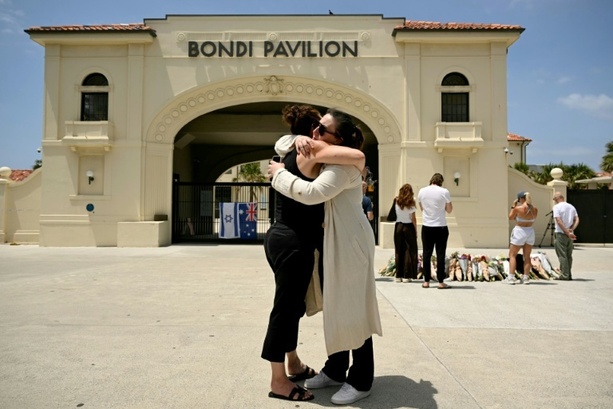 Bild vergr&ouml;&szlig;ern: Antisemitischer Anschlag in Sydney: Tatverdächtige und einige Todesopfer identifiziert