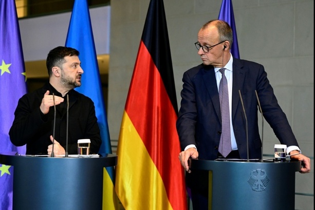 Bild vergr&ouml;&szlig;ern: Ukraine: Selenskyj und Merz sehen Fortschritte bei Sicherheitsgarantien - Europäer schlagen multina