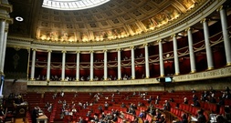 Frankreichs Nationalversammlung verabschiedet Aussetzung der Rentenreform