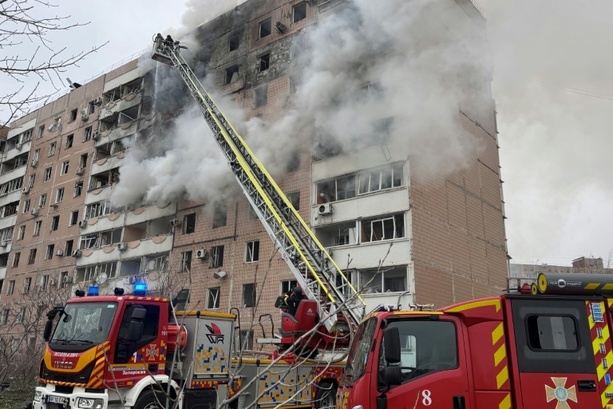 Bild vergr&ouml;&szlig;ern: Ukraine meldet mindestens 32 Verletzte bei russischen Luftangriffen auf Saporischschja