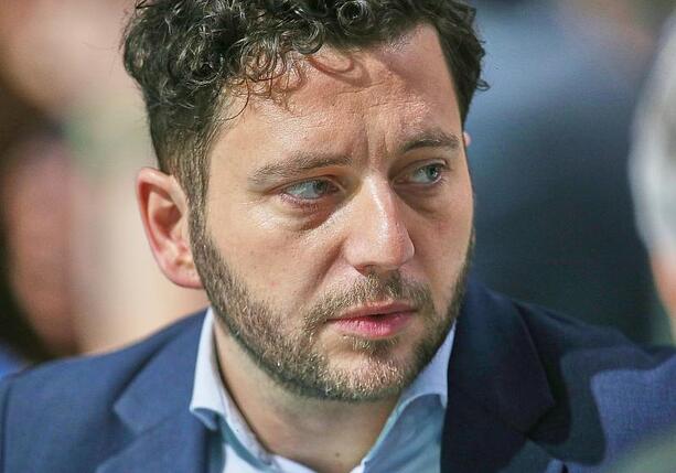 Bild vergr&ouml;&szlig;ern: Aufnahme von Afghanen: Banaszak wirft Dobrindt Kaltherzigkeit vor