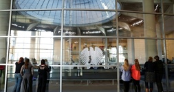 Bundestag befasst sich mit Start-up-Förderung und Krankenkassen