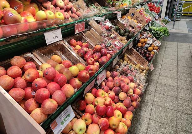Bild vergr&ouml;&szlig;ern: Obstbaubetriebe verzeichnen ertragreiches Jahr im Apfelanbau
