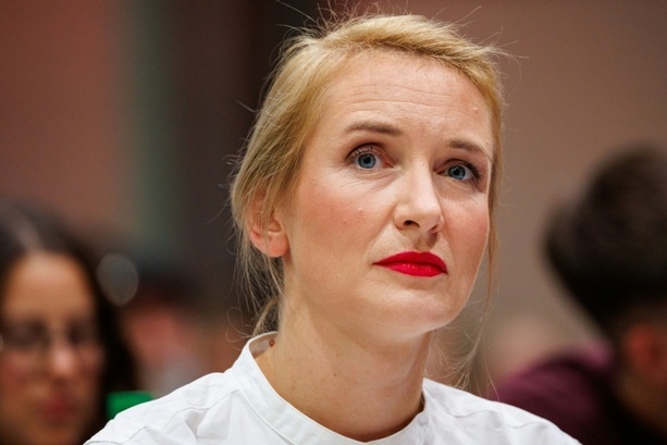 Bild vergr&ouml;&szlig;ern: Linken-Chefin: Musterungspflicht erster Schritt für Wehrpflicht durch die Hintertür