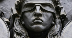 Frau in hessischer Klinik mit Armbrust erschossen: Mordurteil gegen 59-Jährigen