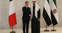 Macron zu Weihnachtsfeier mit französischen Truppen in den Emiraten