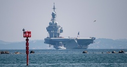 Macron gibt Startschuss für Bau von neuem Flugzeugträger für Frankreich