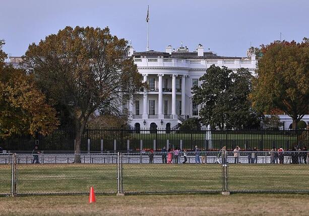 Bild vergr&ouml;&szlig;ern: Epstein-Akten: US-Justizministerium veröffentlicht weitere Dokumente