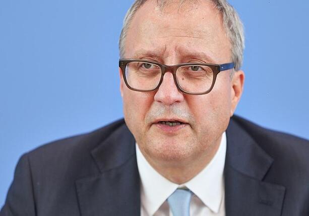 Bild vergr&ouml;&szlig;ern: Voßkuhle fordert Klarnamenpflicht im Internet