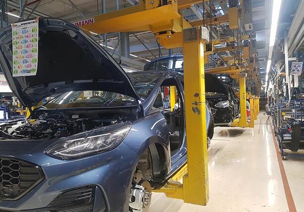 Bild vergr&ouml;&szlig;ern: Autoindustrie pocht auf Steuersenkungen