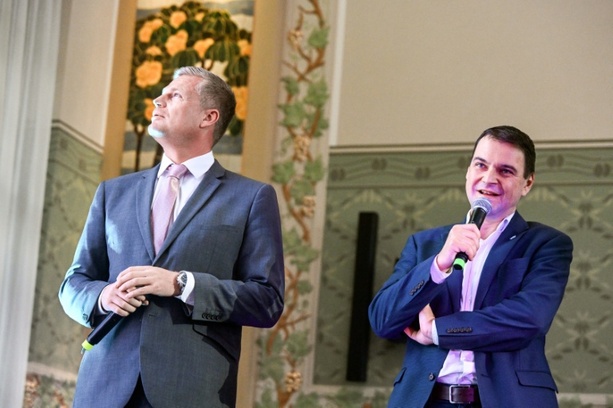 Bild vergr&ouml;&szlig;ern: Tschechiens Regierungschef schlägt der Vergewaltigung bezichtigten Mann als Minister vor