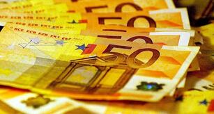 Finanzierungsdefizit stabil trotz steigender Steuereinnahmen