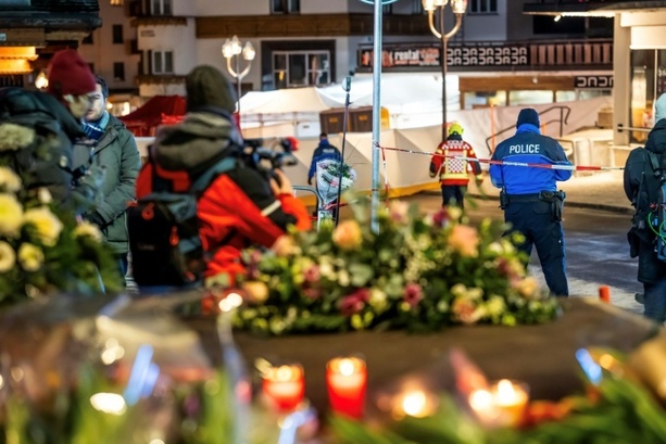 Bild vergr&ouml;&szlig;ern: Brandkatastrophe in Schweizer Skiort: Bar-Betreiber werden erstmals vernommen