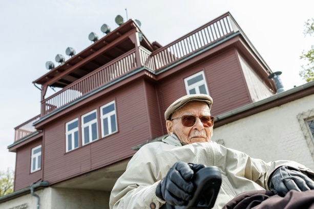 Bild vergr&ouml;&szlig;ern: Buchenwald-Überlebender Raymond Renaud mit 102 Jahren gestorben