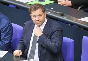 Klingbeil ruft Ressorts für Etat 2027 zu striktem Sparkurs auf