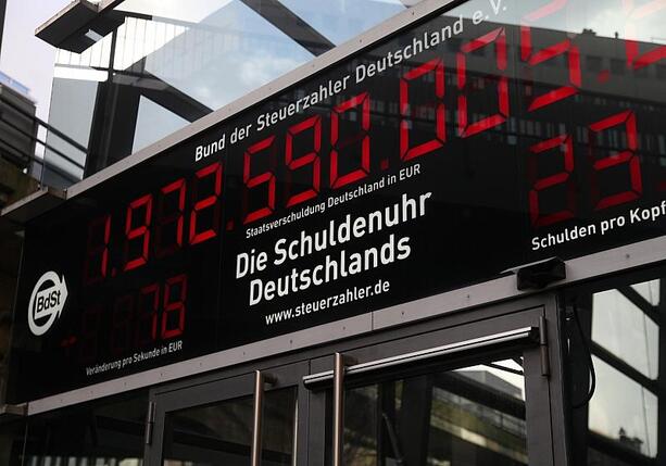 Bild vergr&ouml;&szlig;ern: IW: Bundeshaushalt gerät zunehmend in Schieflage