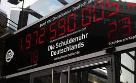 IW: Bundeshaushalt gerät zunehmend in Schieflage