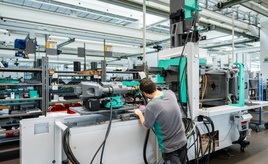 Maschinenbau sieht leichte Erholung - Auftragseingang 2025 auf Vorjahresniveau