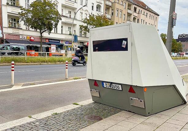 Bild vergr&ouml;&szlig;ern: Fußgänger-Fachverband hält Blitzer-Apps für pervers