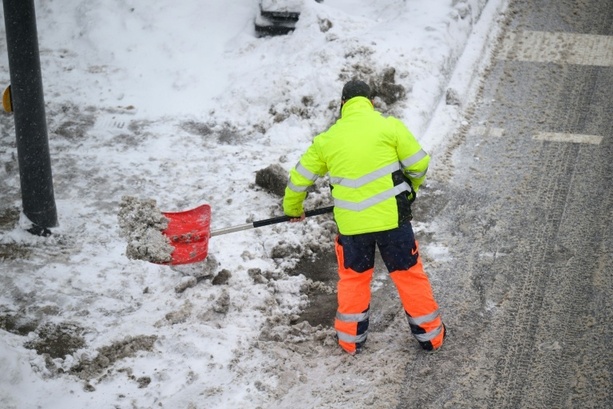 Bild vergr&ouml;&szlig;ern: Forderung von neuem Ministerpräsidenten: Gemeinnützige Arbeit für Bürgergeldempfänger