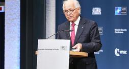 Ischinger plädiert für deutsche Waffengeschenke an Polen