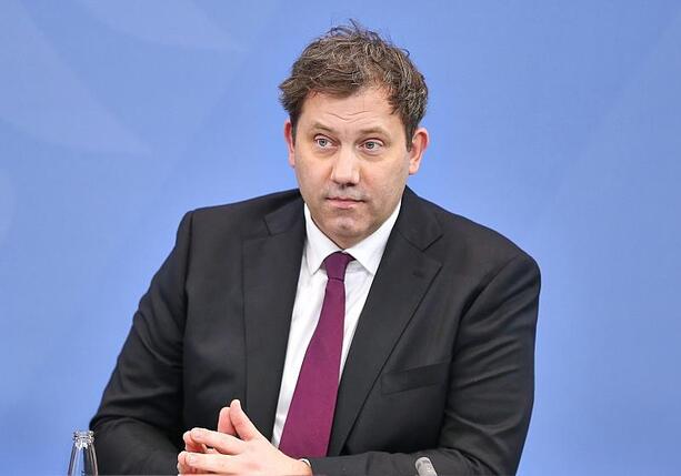 Bild vergr&ouml;&szlig;ern: Klingbeil drängt auf Strukturreformen