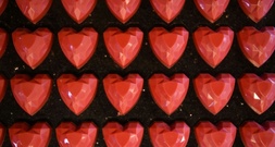 Klassische Geschenke zum Valentinstag deutlich teurer als 2025