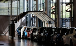 Autoindustrie warnt vor Arbeitsplatzverlust in Deutschland - und fordert Reformen