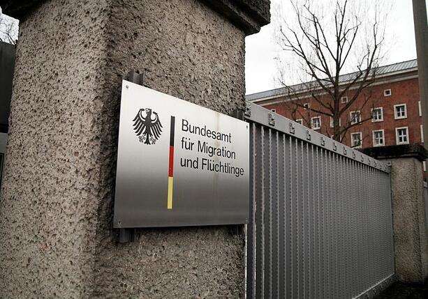 Bild vergr&ouml;&szlig;ern: Fast jedes zweite Asylverfahren beim Bamf reißt Zeitvorgabe der EU