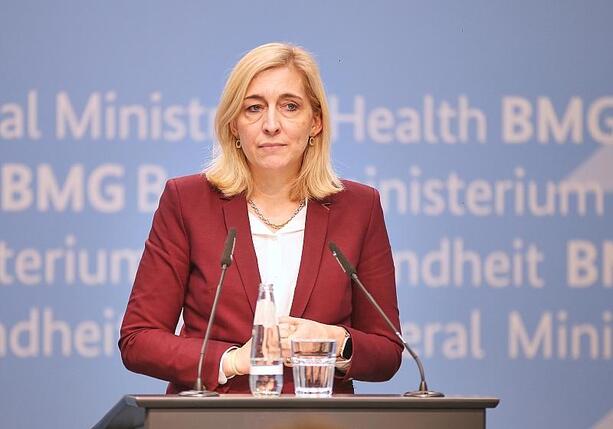 Bild vergr&ouml;&szlig;ern: Warken kündigt Milliarden-Sparprogramm vor Sommer an